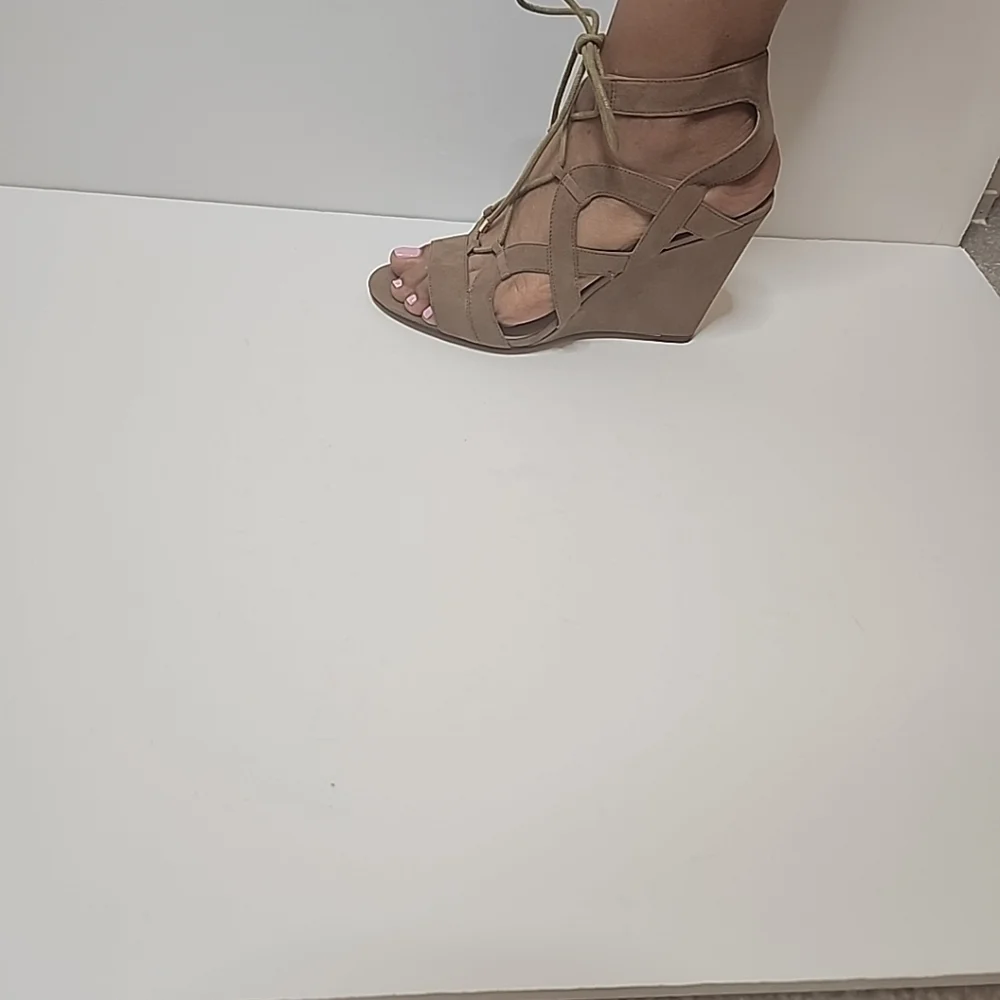 Nine West Women's Tan Beige Pasa Suede Lace Up Wedge Sandals Size 9
